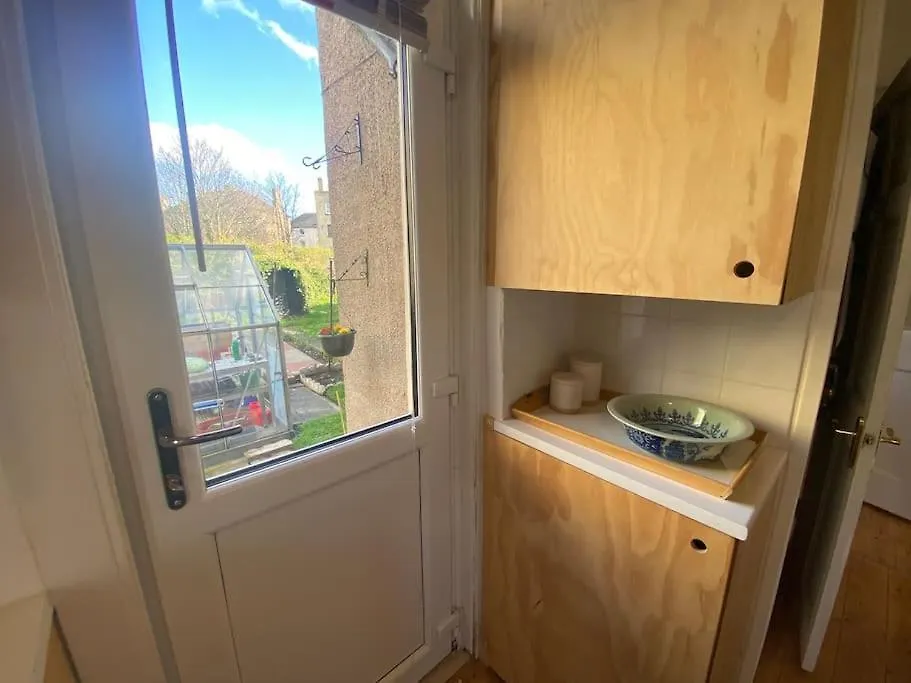 2 Bed With Garden Near City Centre & Beach, Free Parking Edinburgh Apartment